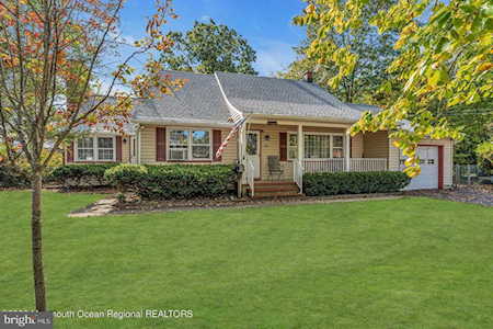 543 Robinhood Rd Brick, NJ 08724