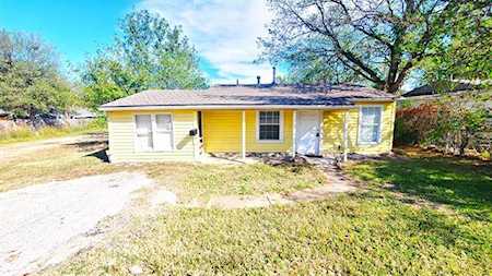 4813 Mccart Avenue Fort Worth, TX 76115