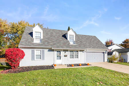 2111 Charleston Dr Aurora, IL 60506