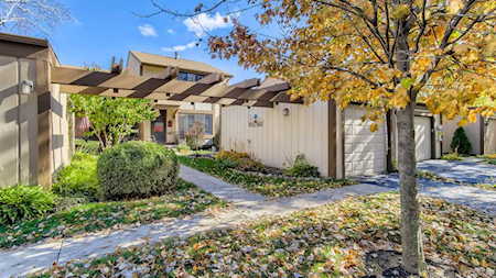 659 Glacier Trl Roselle, IL 60172