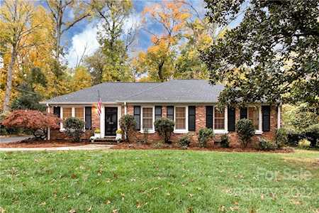 2816 Spring Valley Rd Charlotte, NC 28210