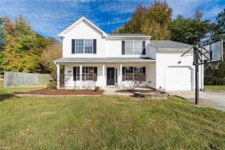 1324 Pinecroft Ln Chesapeake, VA 23323