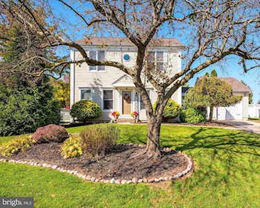 34 Fisler Dr Clayton, NJ 08312