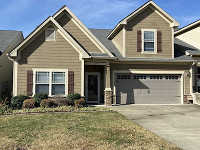 129 W Lake Villa Blvd Dickson, TN 37055