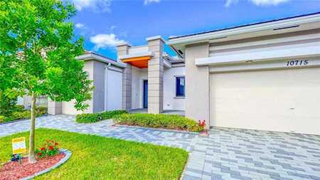 10715 Moore Dr Parkland, FL 33076
