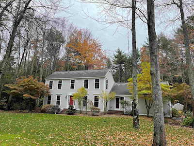 23 Goss Rd North Hampton, NH 03862