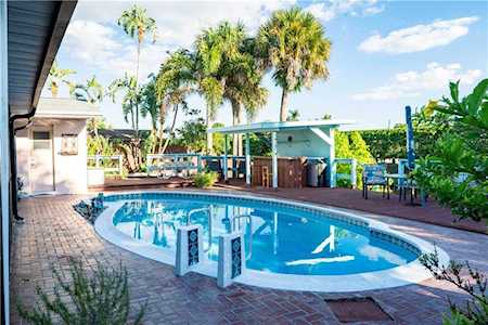 8340 NW 17th Ct Pembroke Pines, FL 33024