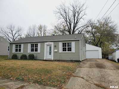 114 Berry Rd Marquette Heights, IL 61554