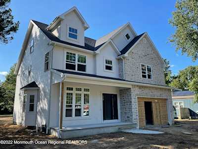 7 Conmack Ln Manalapan, NJ 07726