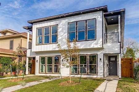 621 W 9th Street Dallas, TX 75208