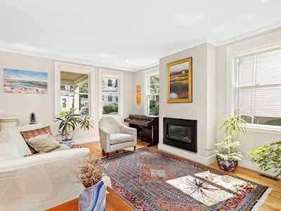 136 Thorndike St #1 Brookline, MA 02446