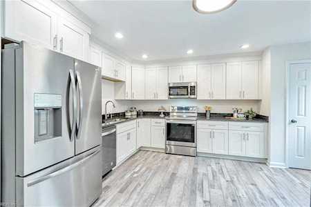 412 Pelican Ln Virginia Beach, VA 23452