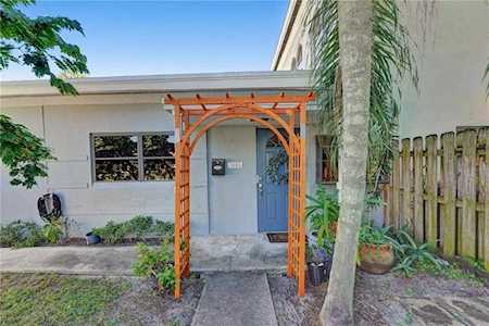 3056 NE 14th Ave Oakland Park, FL 33334