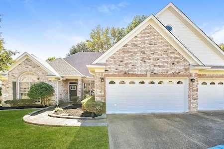 9107 Raspberry Ln Cordova, TN 38016