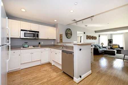 10 Seaport Dr #2212 Quincy, MA 02171