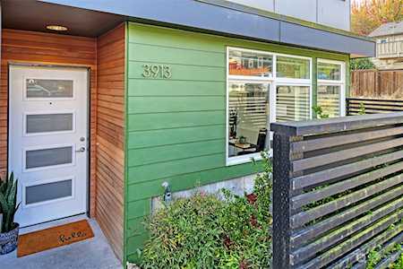 3913 SW Hudson St Seattle, WA 98116