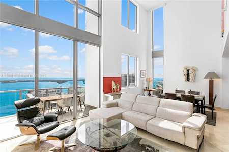 1060 Brickell Ave #4505 Miami, FL 33131