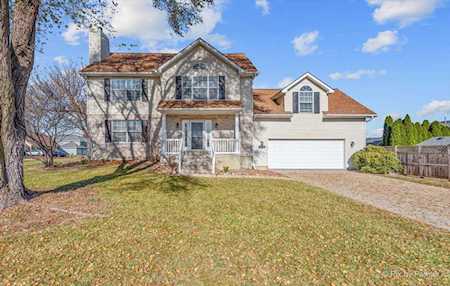 3218 Foxview Highland Dr Mchenry, IL 60050