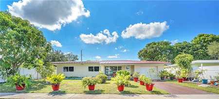 565 W Dayton Cir Fort Lauderdale, FL 33312