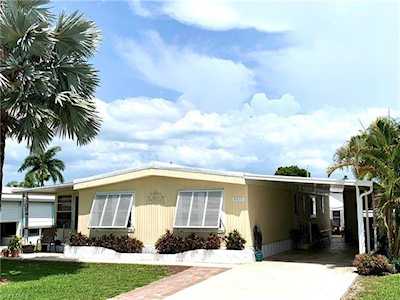 9311 Knight Rd Bonita Springs, FL 34135