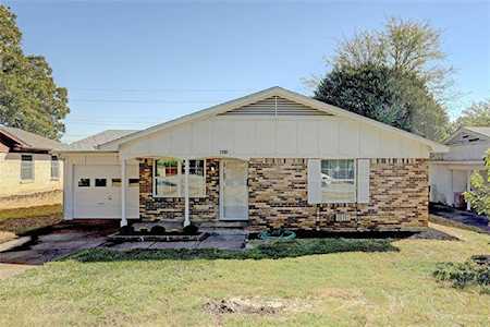2112 Tecumseh Trace Carrollton, TX 75006