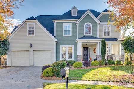 7582 Thorn Creek Ln Tega Cay, SC 29708