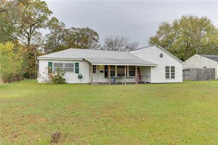 10 Cottage Ln Newport News, VA 23603