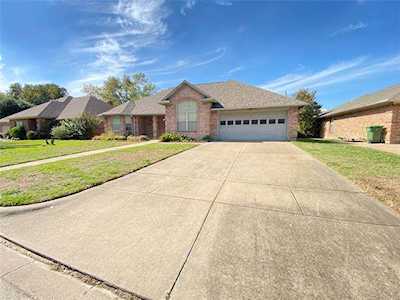 5633 Puerto Vallarta Drive North Richland Hills, TX 76180