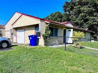 7161 SW 14th St North Lauderdale, FL 33068