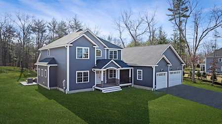 21 Highclere Rd Windham, NH 03087