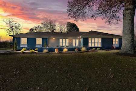 633 Claymont Estates Dr Chesterfield, MO 63017