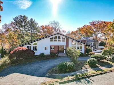 52 Morningside Drive Arlington, MA 02474