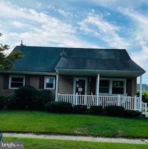 92 7th St W Burlington, NJ 08016
