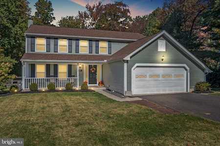 17 Jarrett Ct Marlton, NJ 08053