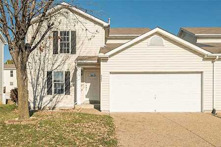 237 John Charles Dr Wentzville, MO 63385