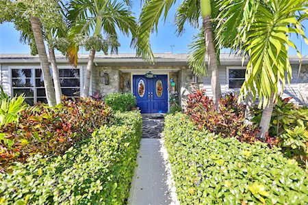 2450 Bayshore Dr Belleair Beach, FL 33786