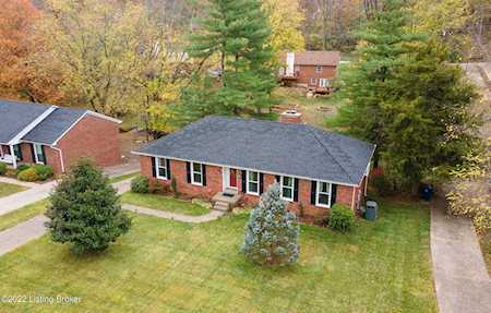 1122 Cliffwood Dr Goshen, KY 40026