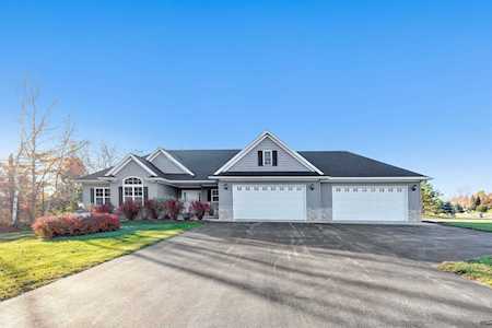 3383 Tarragon Trl Suamico, WI 54173
