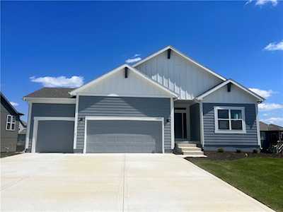 4413 SW Grindstone Circle Lee's Summit, MO 64082