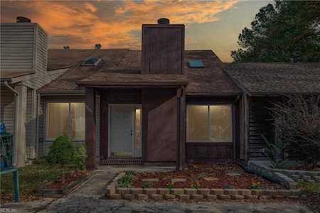 1304 Elk Ct Virginia Beach, VA 23464