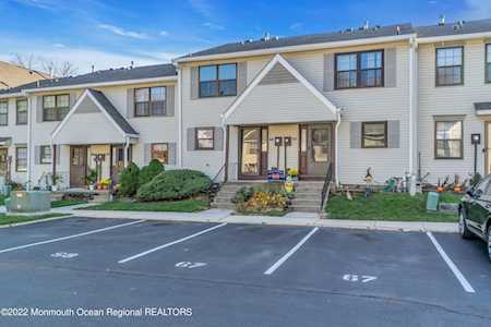 68 English Club Dr Englishtown, NJ 07726
