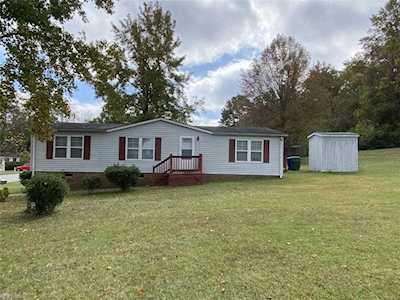 200 Burnetts Way Suffolk, VA 23434