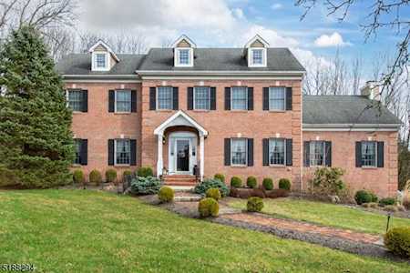 3 Brynwood Ct Peapack Gladstone Boro, NJ 07934