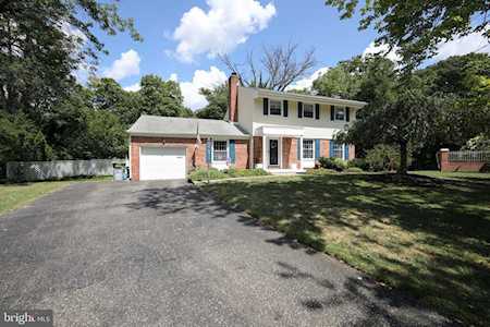 20 Farmhouse Ct Cherry Hill, NJ 08002