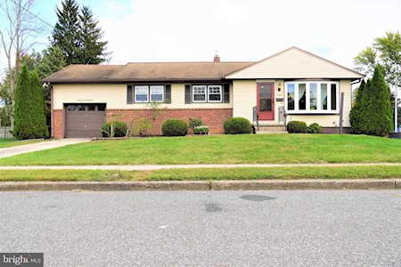 3624 Victor Ave Brookhaven, PA 19015