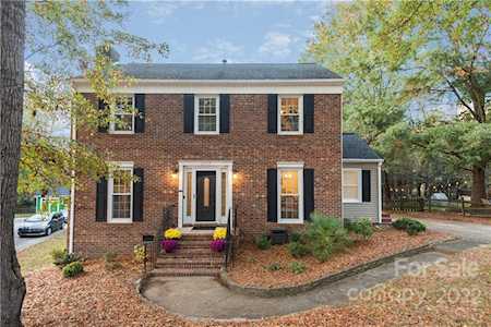 2437 Bergen Ct Charlotte, NC 28210