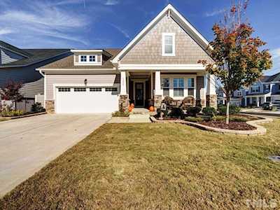 2900 Mavisbank Circle Apex, NC 27502
