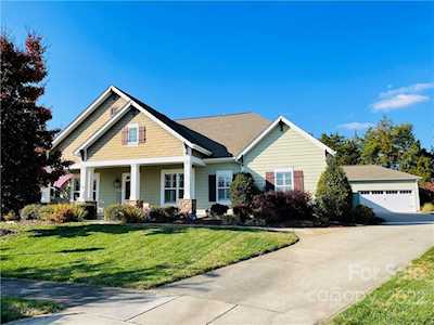 10601 Coronet Ct Harrisburg, NC 28075