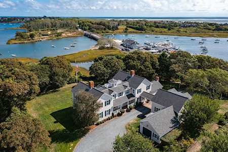 513 Stage Harbor Rd Chatham, MA 02633