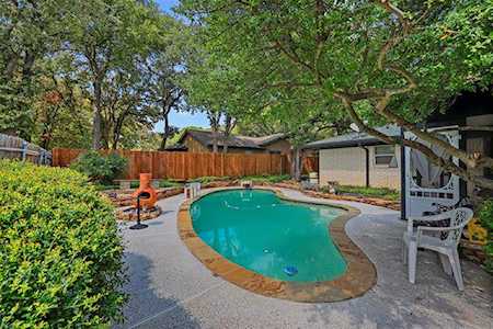 2825 Hurstview Drive Hurst, TX 76054